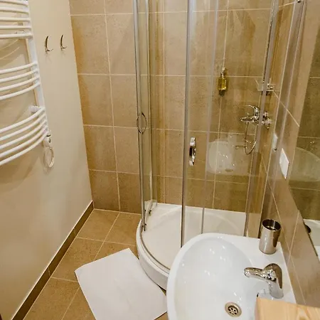 Kakitis & Hotel 3*